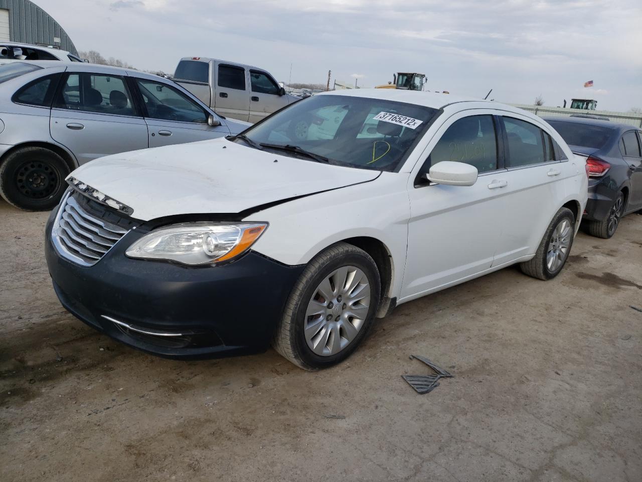 Photo 2 from auction – 2014 CHRYSLER 200 LX with VIN 1C3CCBAB3EN211790