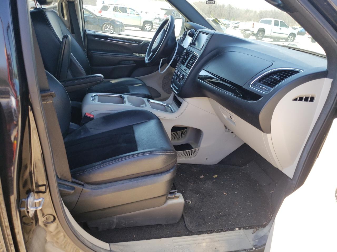 Photo 5 from auction – 2018 DODGE GRAND CARA with VIN 2C4RDGCG7JR266071