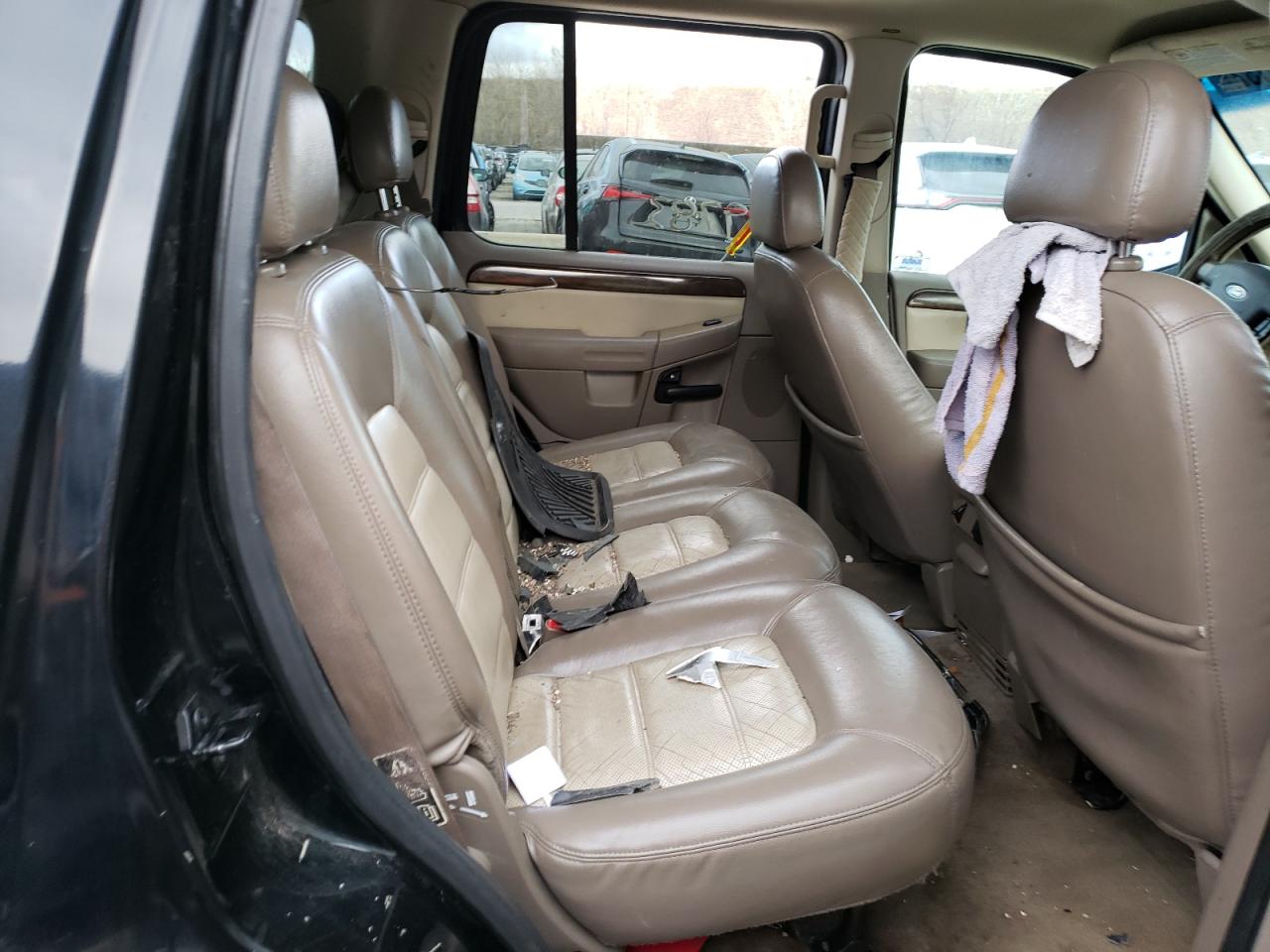 Photo 6 from auction – 2002 FORD EXPLORER E with VIN 1FMDU74WX2ZC66195