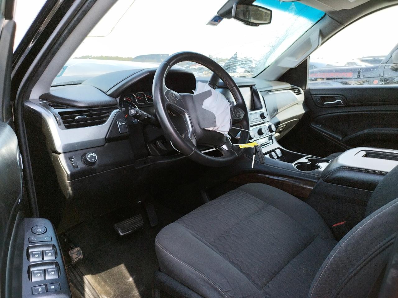 Photo 9 from auction – 2016 CHEVROLET SUBURBAN C with VIN 1GNSCGKC1GR242437