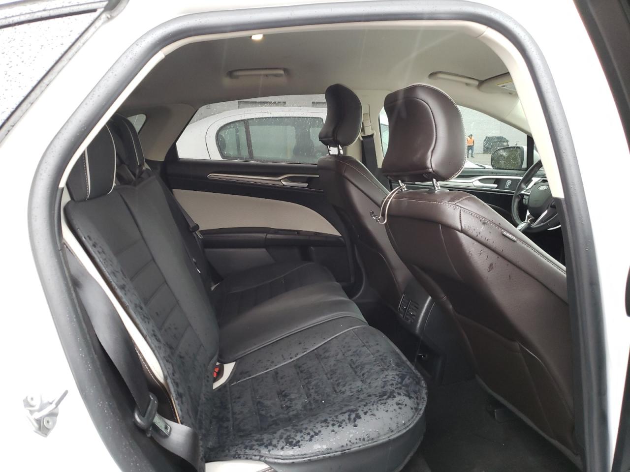 Photo 6 from auction – 2019 FORD FUSION SE with VIN 3FA6P0HD1KR148535