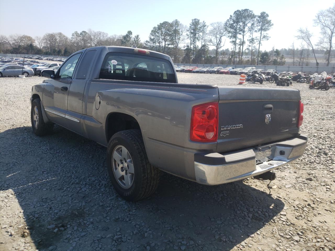 Photo 3 from auction – 2005 DODGE DAKOTA LAR with VIN 1D7HE52N65S109719