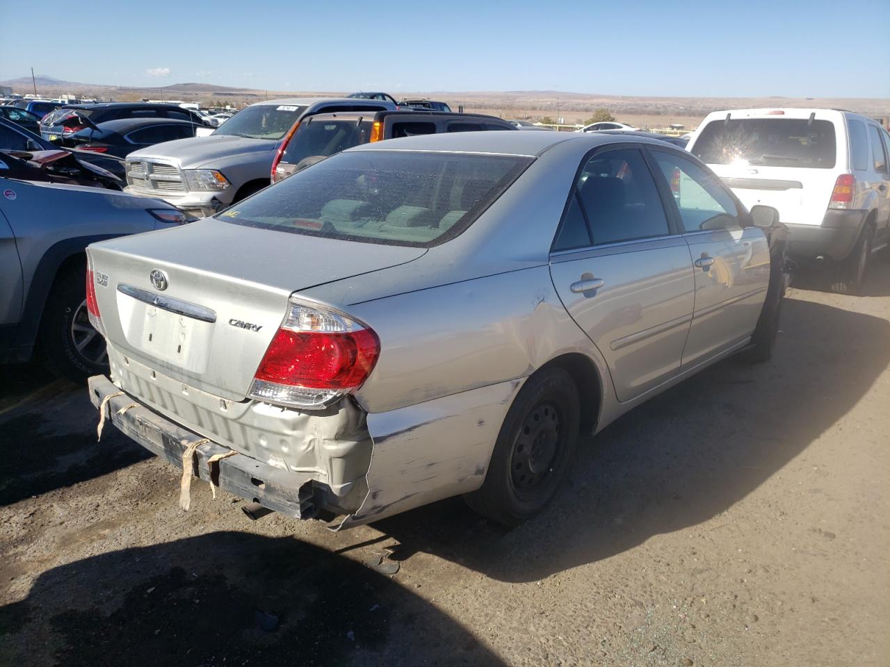 Photo 4 from auction – 2005 TOYOTA CAMRY LE with VIN JTDBE32K353018525