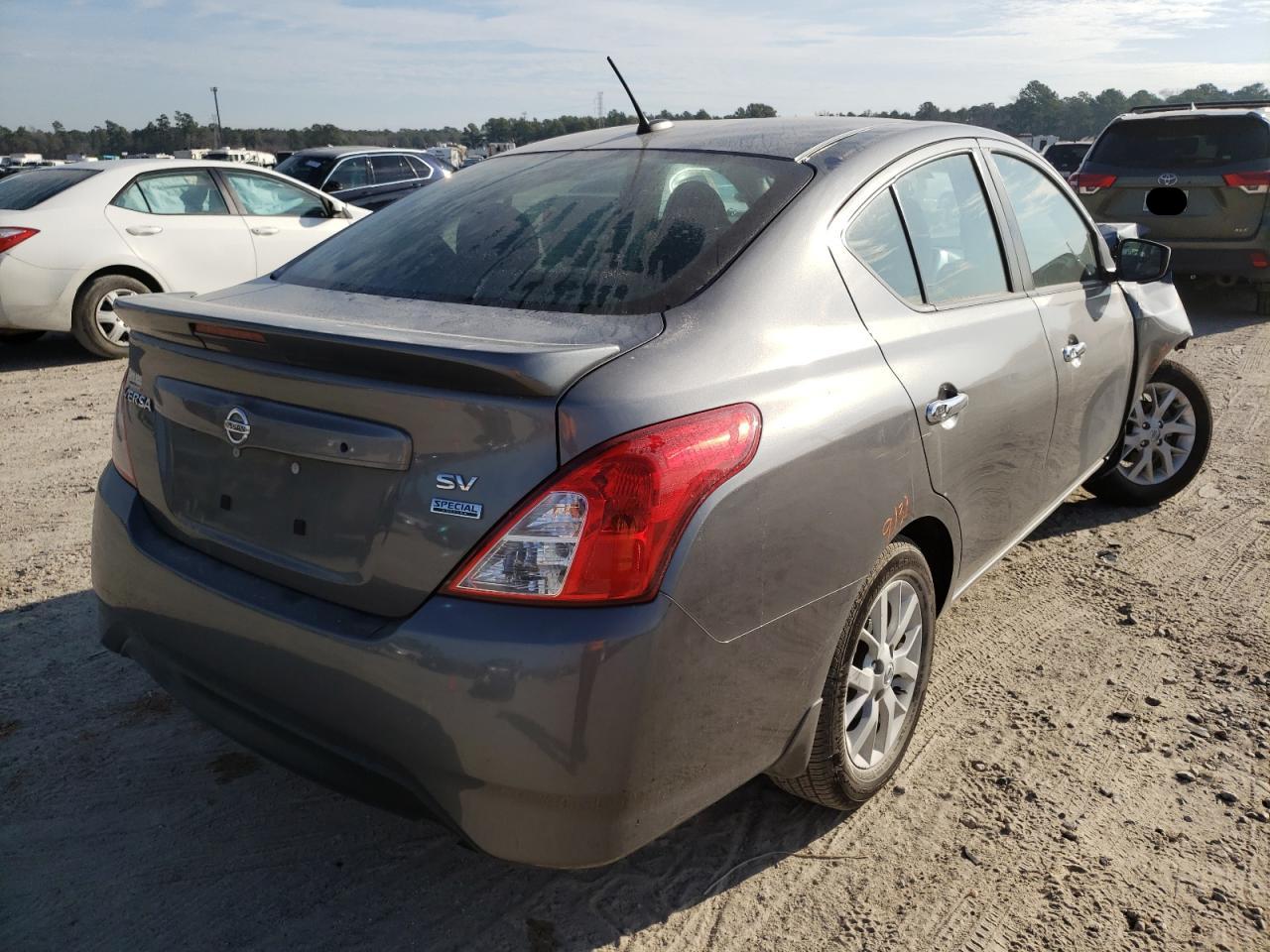 Photo 4 from auction – 2017 NISSAN VERSA S with VIN 3N1CN7AP5HL852784