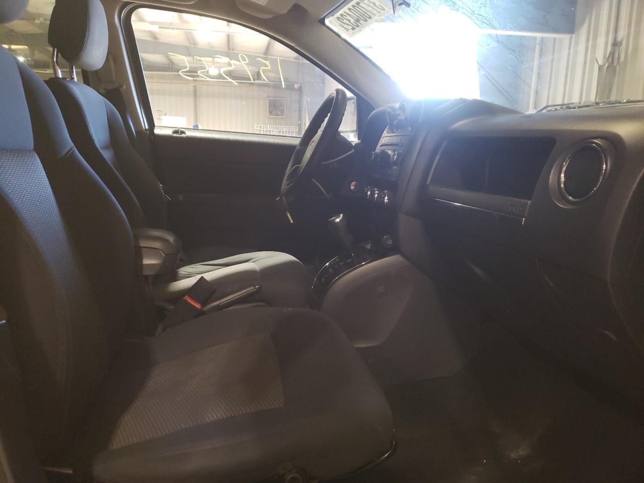 Photo 5 from auction – 2010 JEEP COMPASS SP with VIN 1J4NT4FB6AD578847