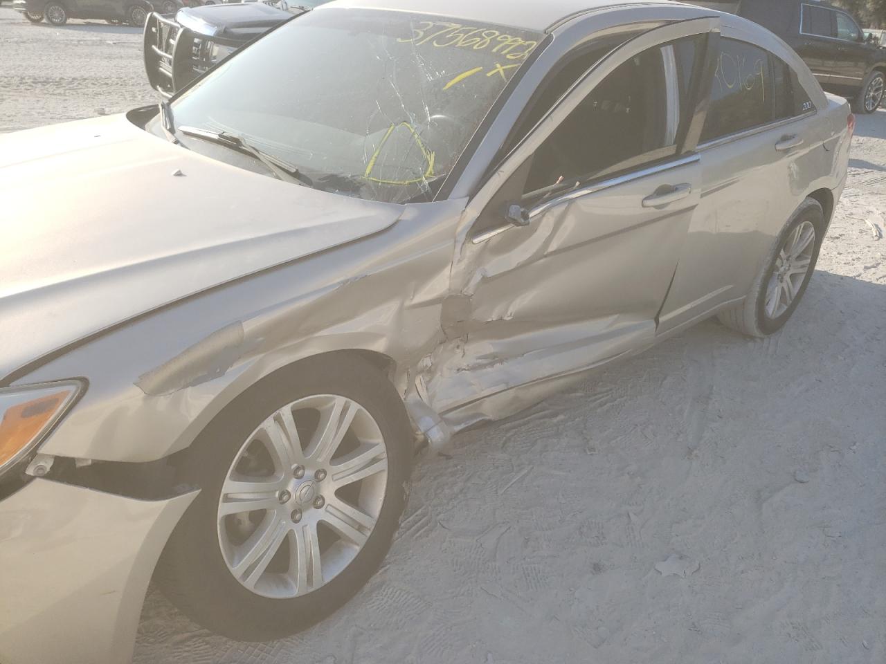 Photo 9 from auction – 2013 CHRYSLER 200 TOURIN with VIN 1C3CCBBB1DN695665