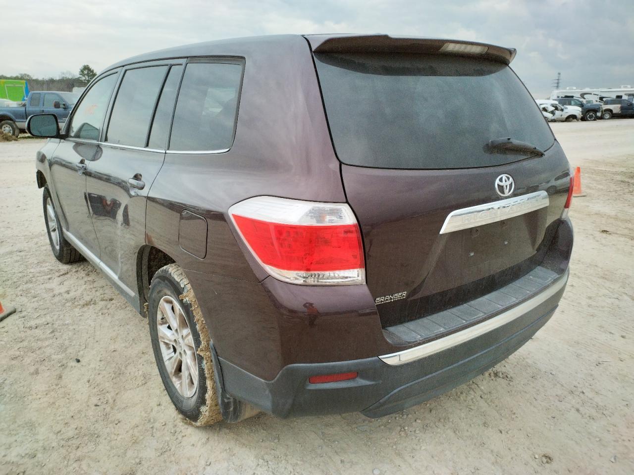 Photo 3 from auction – 2011 TOYOTA HIGHLANDER with VIN 5TDZA3EH8BS011431
