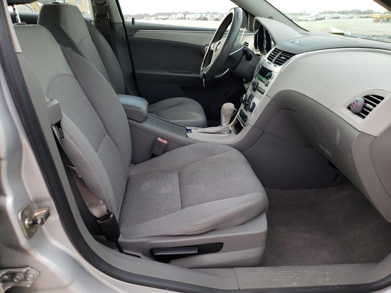 Photo 5 from auction – 2011 CHEVROLET MALIBU LS with VIN 1G1ZB5E16BF256121
