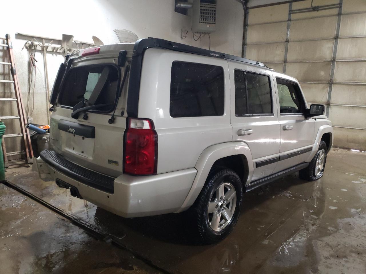 Photo 4 from auction – 2007 JEEP COMMANDER with VIN 1J8HG48P47C528648