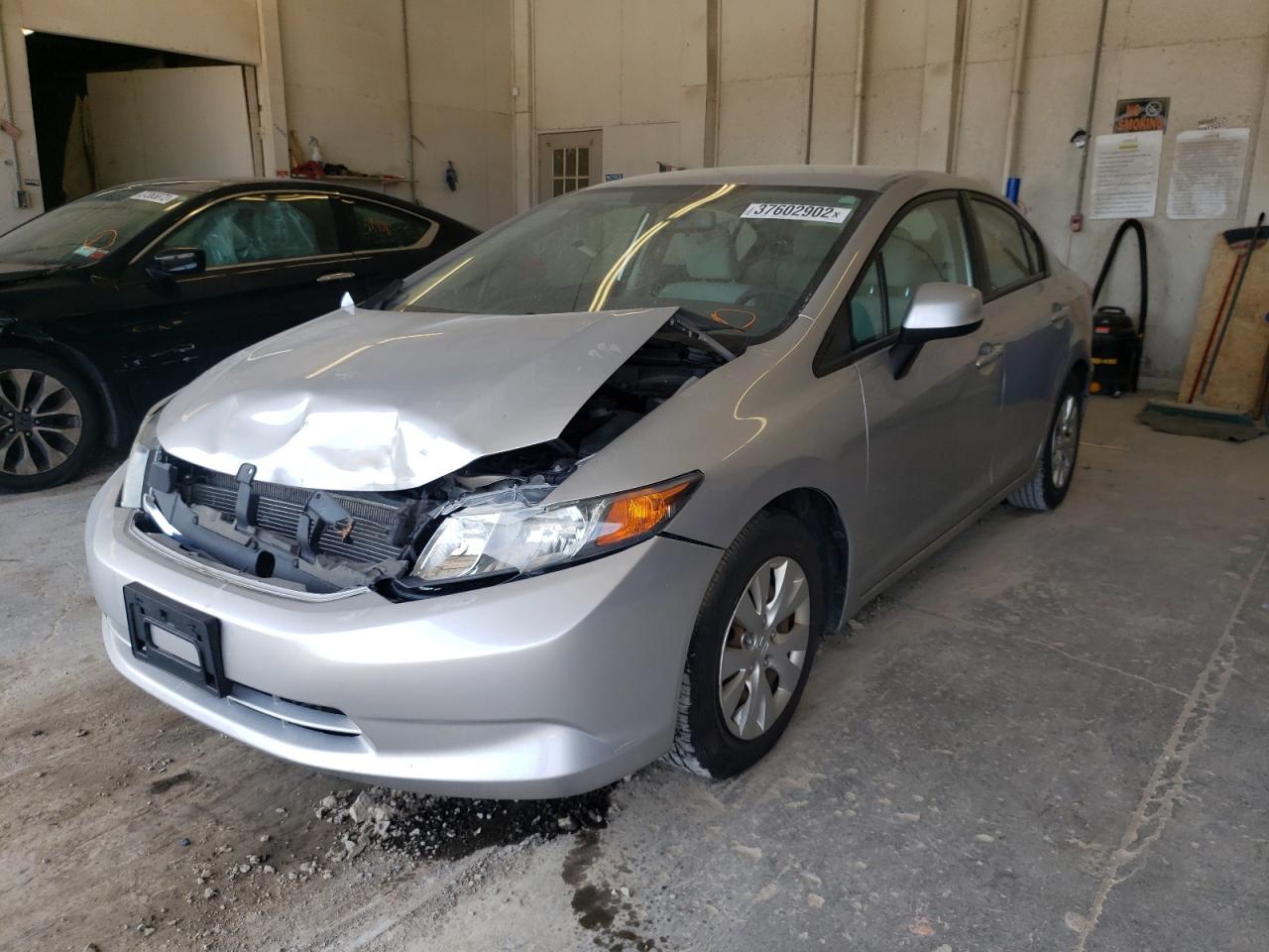 Photo 2 from auction – 2012 HONDA CIVIC LX with VIN 19XFB2F51CE107539