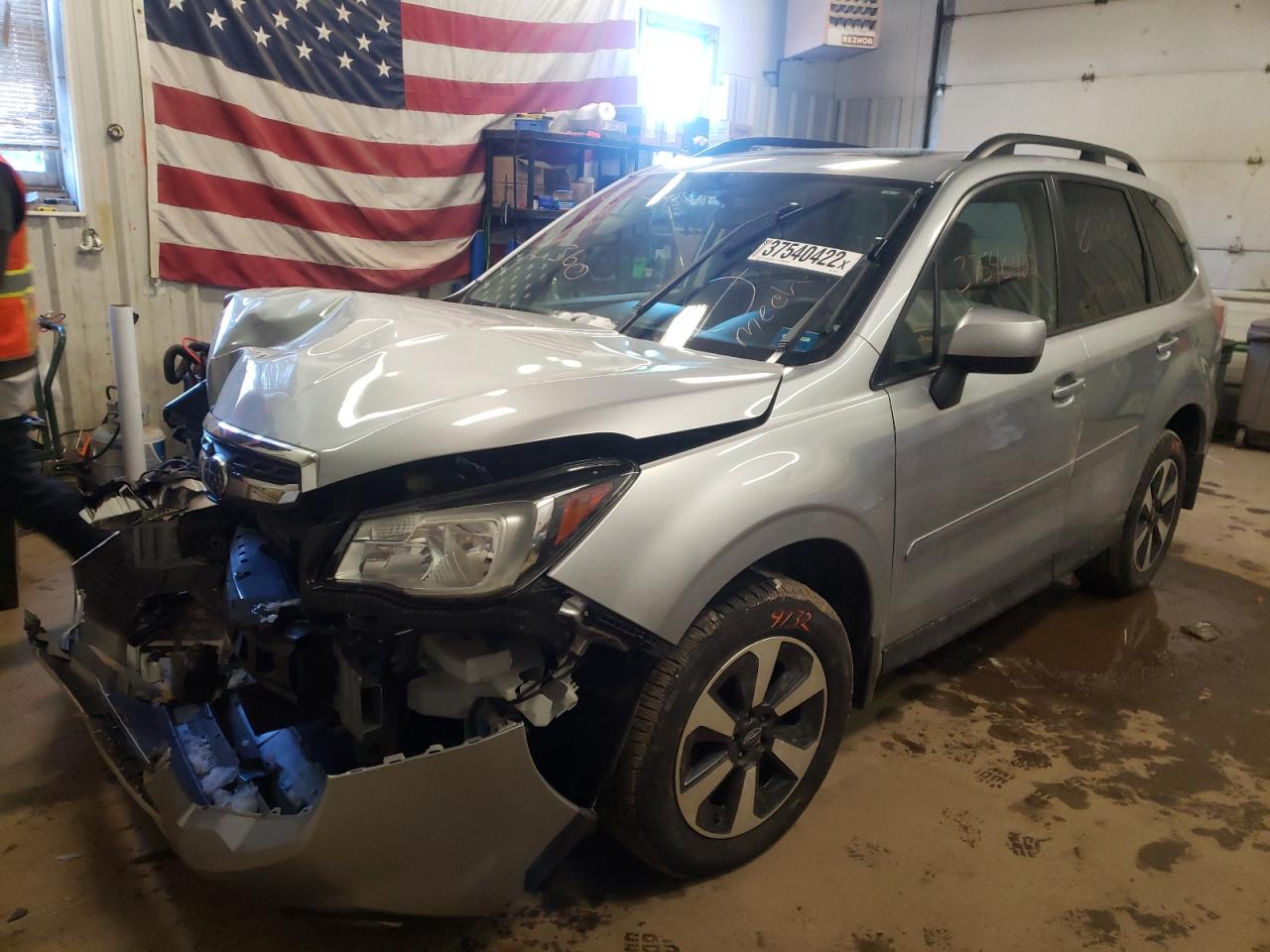 Photo 2 from auction – 2018 SUBARU FORESTER with VIN JF2SJAEC0JH539575