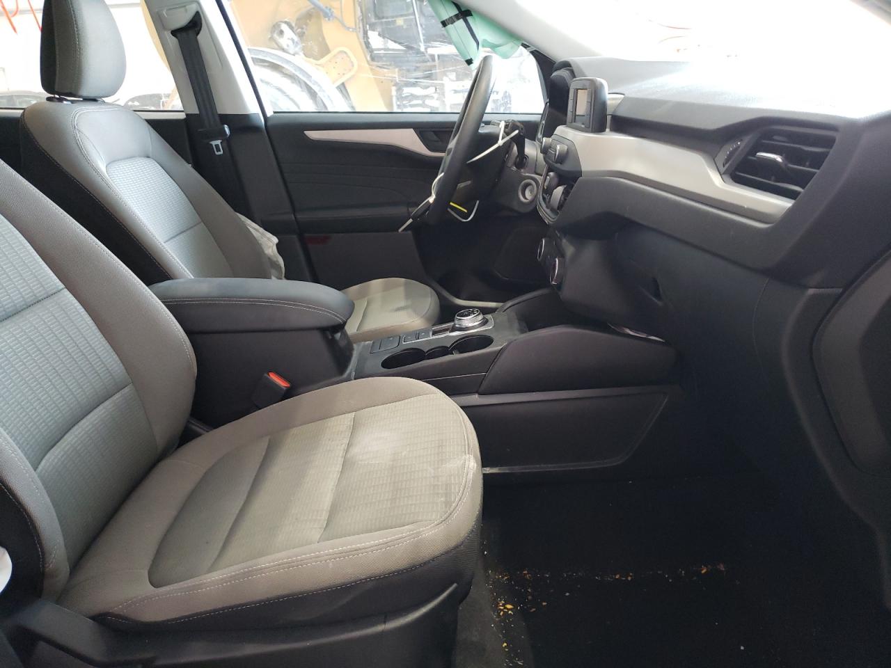 Photo 5 from auction – 2021 FORD ESCAPE S with VIN 1FMCU0F65MUA45717