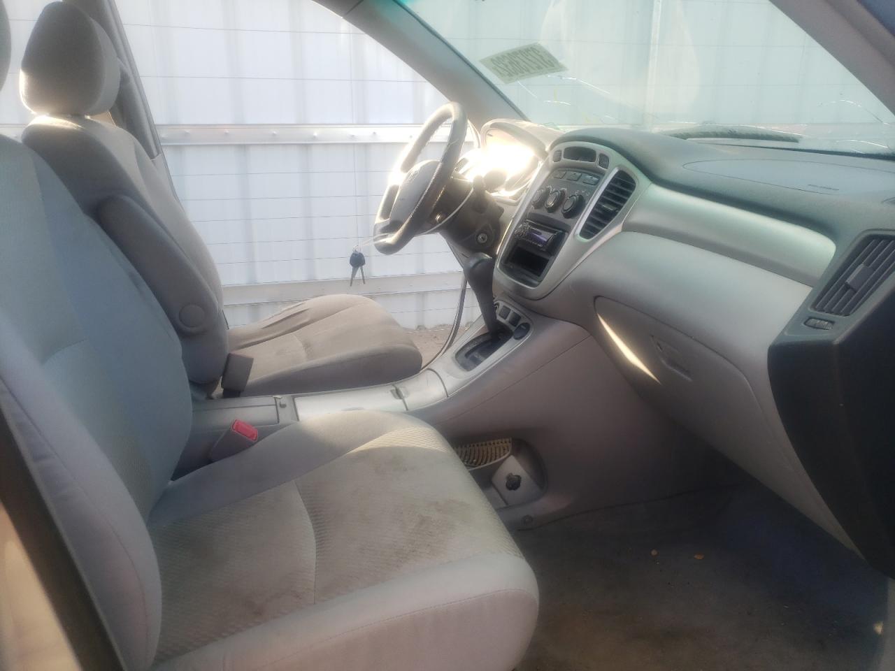Photo 5 from auction – 2006 TOYOTA HIGHLANDER with VIN JTEEW21A560010275