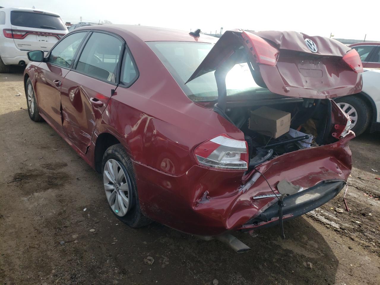 Photo 3 from auction – 2015 VOLKSWAGEN PASSAT S with VIN 1VWAT7A30FC015177