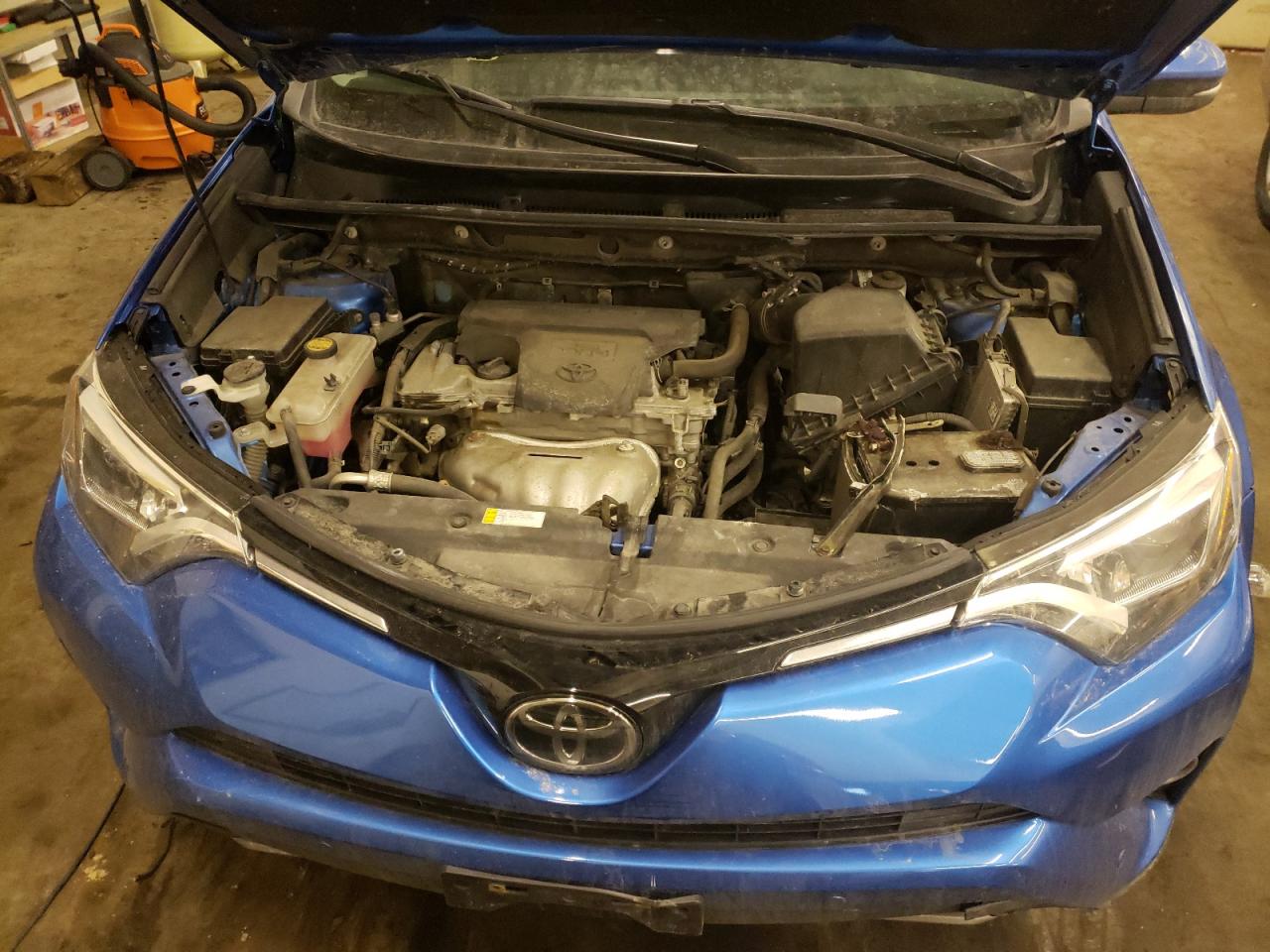 Photo 7 from auction – 2017 TOYOTA RAV4 LIMIT with VIN 2T3DFREV0HW623943