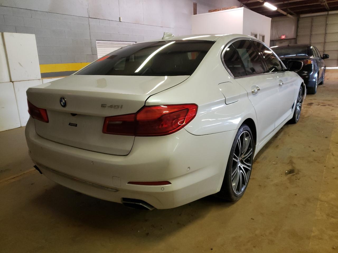 Photo 4 from auction – 2017 BMW 540 I with VIN WBAJE5C34HG914437