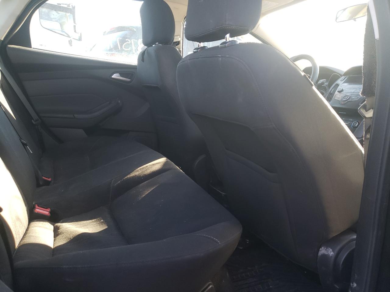 Photo 6 from auction – 2015 FORD FOCUS SE with VIN 1FADP3F24FL335346