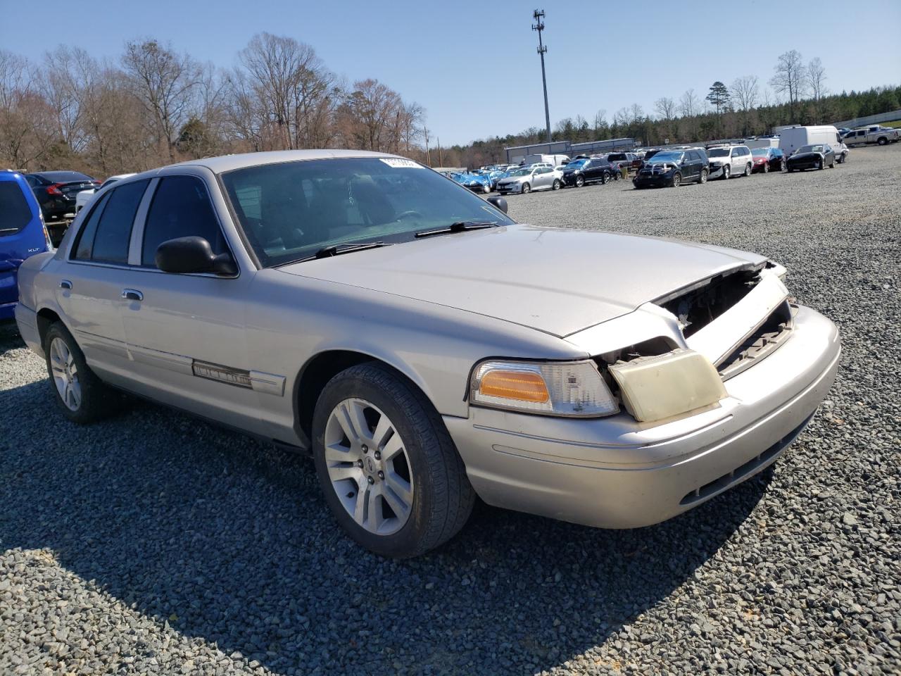FORD CROWN VICT 2007 with VIN 2FAFP71W57X134599 - Photo from auction