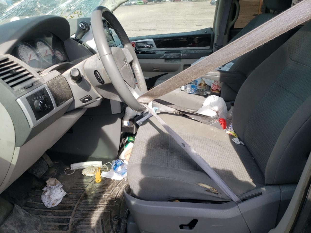 Photo 5 from auction – 2010 DODGE GRAND CARA with VIN 2D4RN5D16AR190874