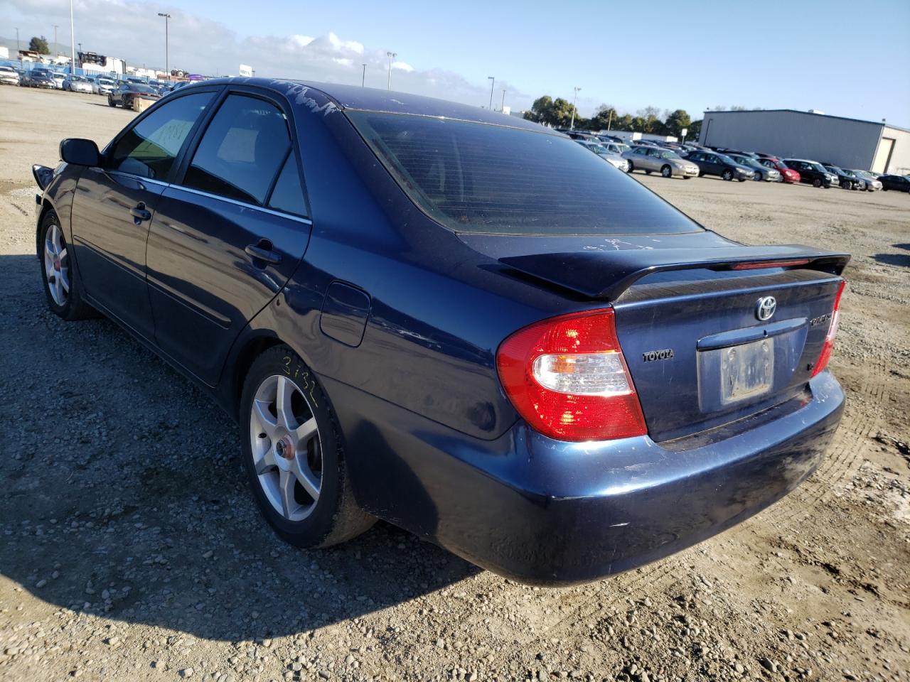 Photo 3 from auction – 2002 TOYOTA CAMRY LE with VIN 4T1BF30K52U517067