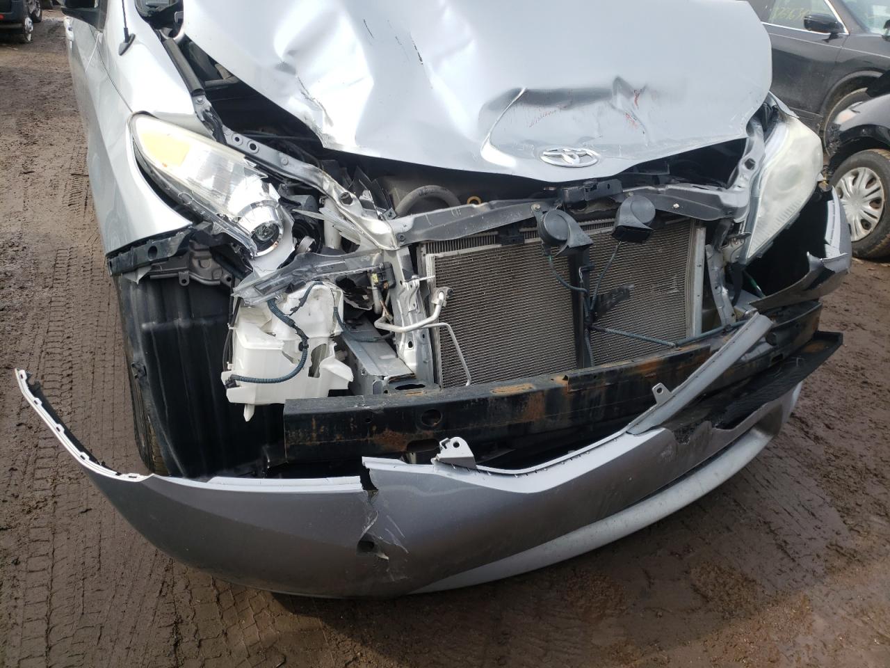 Photo 9 from auction – 2014 TOYOTA SIENNA LE with VIN 5TDKK3DC4ES440039