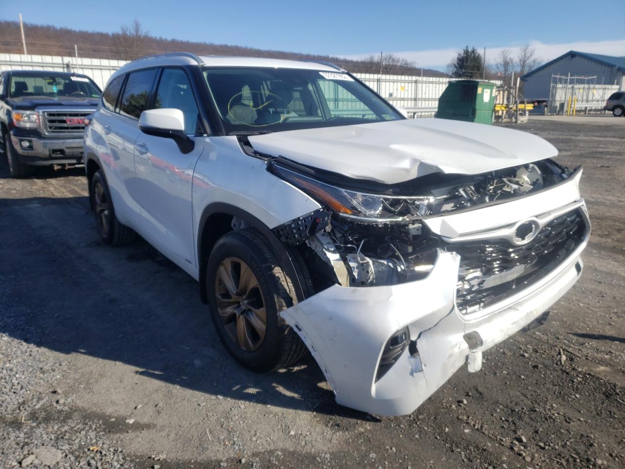 Фото 1 с аукциона – 2022 TOYOTA HIGHLANDER с VIN 5TDABRCH4NS543781