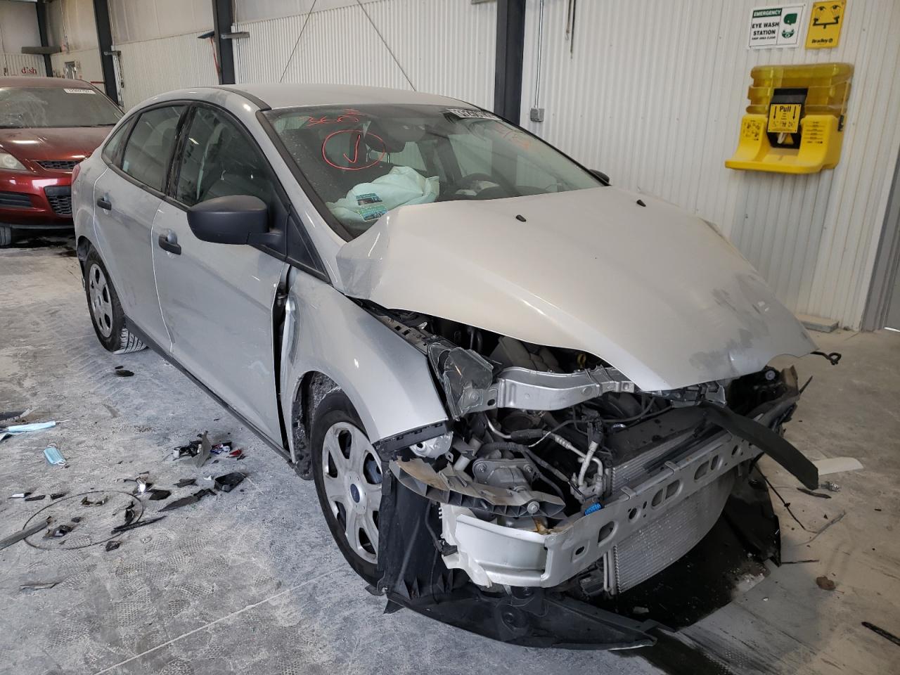 FORD FOCUS S 2013 с VIN 1FADP3E25DL182023 - Фото с аукциона