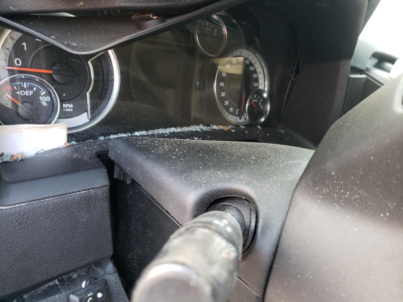 Photo 8 from auction – 2016 RAM 2500 LARAM with VIN 3C6UR5NL2GG297826