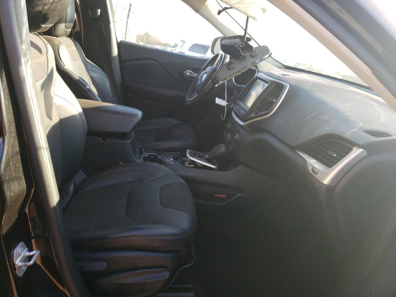 Photo 5 from auction – 2014 JEEP CHEROKEE T with VIN 1C4PJMBB6EW304973