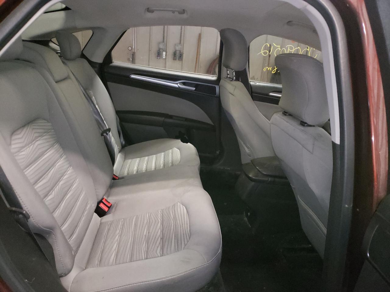 Photo 6 from auction – 2016 FORD FUSION S with VIN 3FA6P0G79GR238261