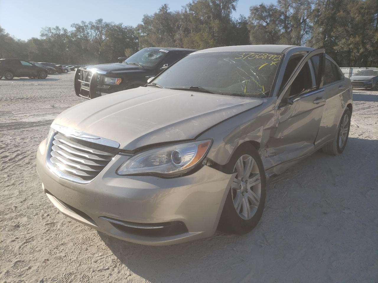 Photo 2 from auction – 2013 CHRYSLER 200 TOURIN with VIN 1C3CCBBB1DN695665