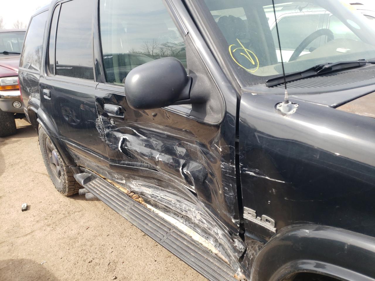 Photo 9 from auction – 2000 FORD EXPLORER L with VIN 1FMDU85P7YZC41079