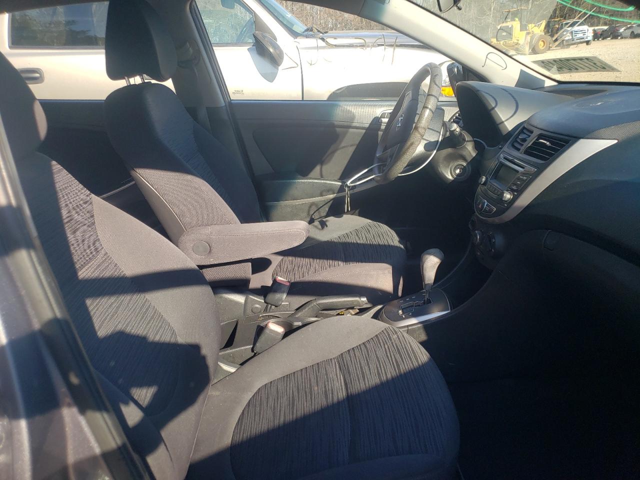 Photo 5 from auction – 2016 HYUNDAI ACCENT SE with VIN KMHCT5AE6GU285944