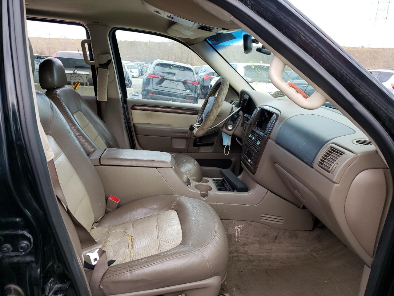 Photo 5 from auction – 2002 FORD EXPLORER E with VIN 1FMDU74WX2ZC66195