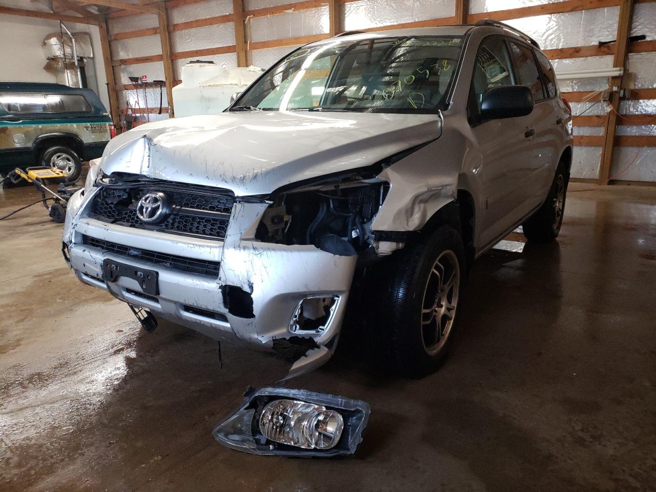 Photo 2 from auction – 2010 TOYOTA RAV4 with VIN 2T3BF4DV6AW070538