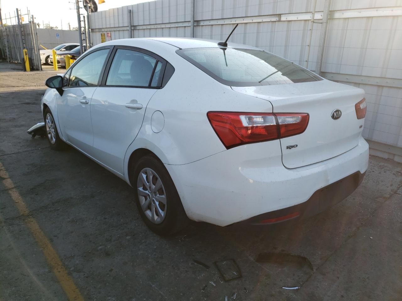 Zdjęcie 3 z aukcji – 2015 KIA RIO LX z VIN KNADM4A39F6504734