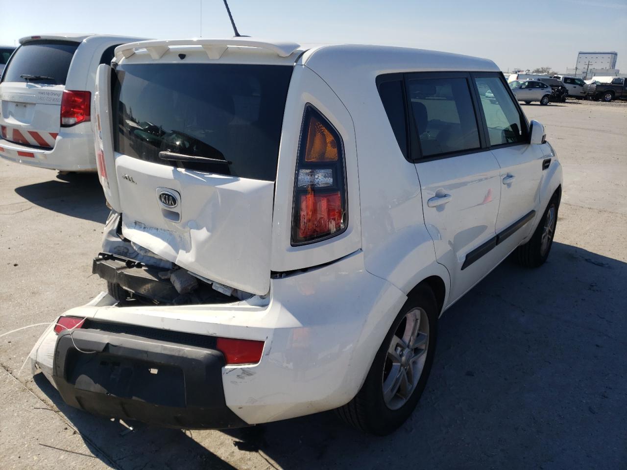 Photo 4 from auction – 2011 KIA SOUL with VIN KNDJT2A25B7278331