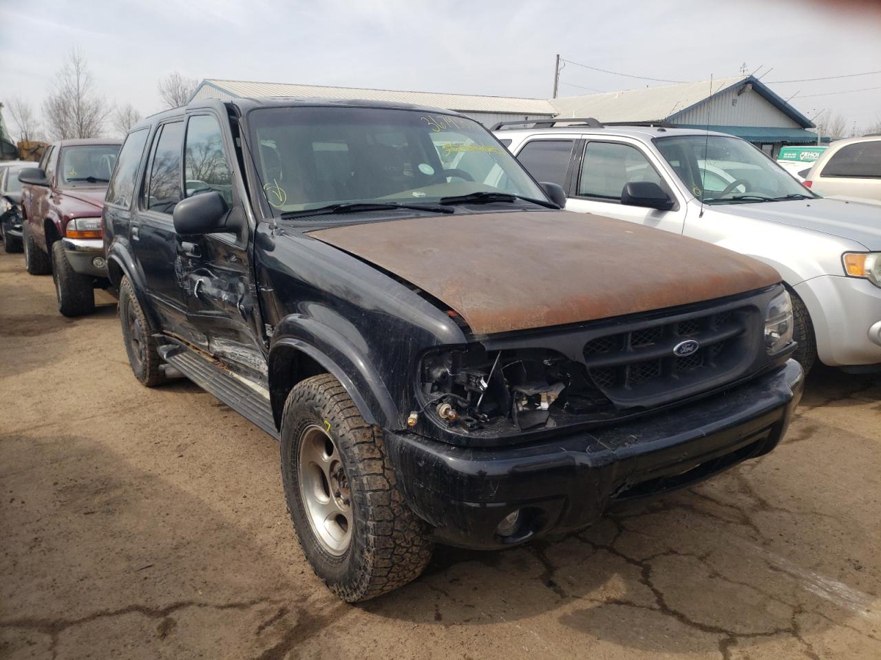 FORD EXPLORER L 2000 with VIN 1FMDU85P7YZC41079 - Photo from auction