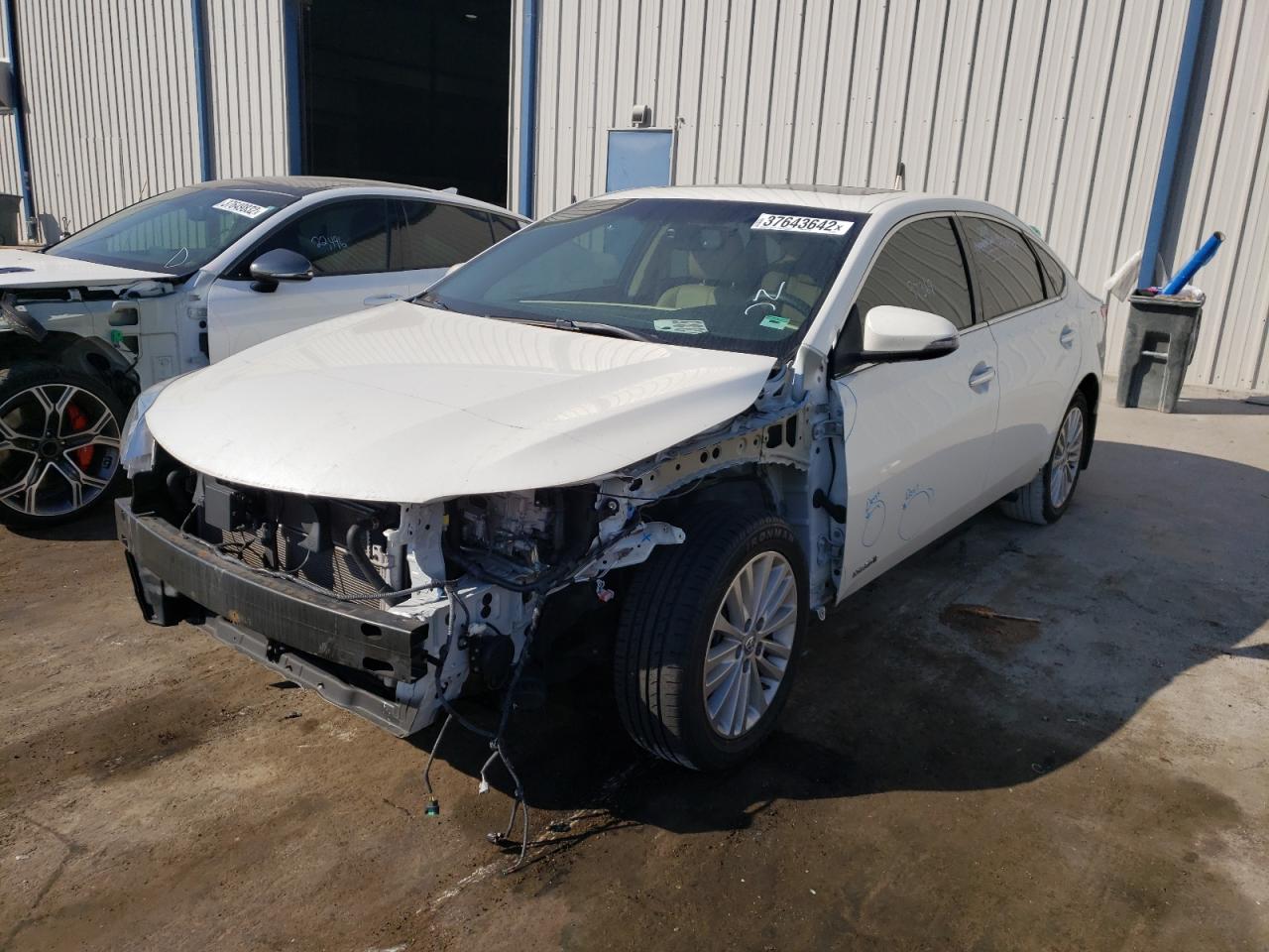 Photo 2 from auction – 2014 TOYOTA AVALON HYB with VIN 4T1BD1EB2EU032828