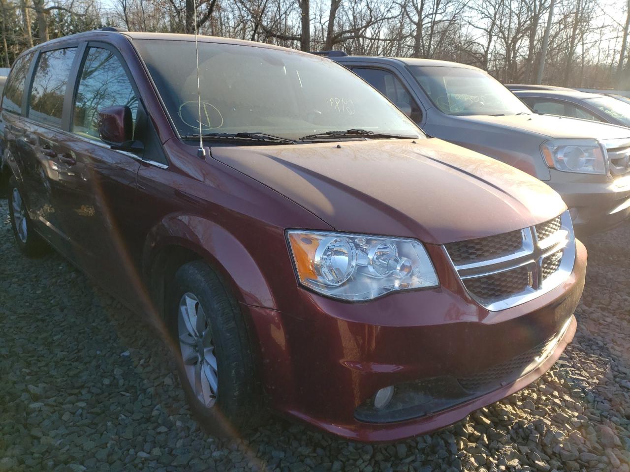 DODGE GRAND CARA 2019 with VIN 2C4RDGCG6KR761895 - Photo from auction