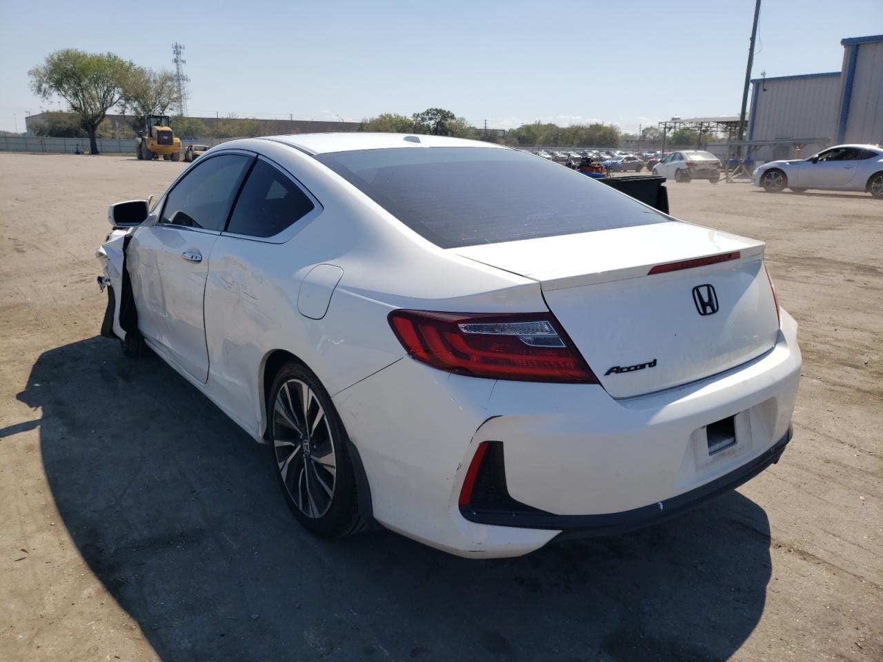 Photo 3 from auction – 2016 HONDA ACCORD EXL with VIN 1HGCT1B83GA011822