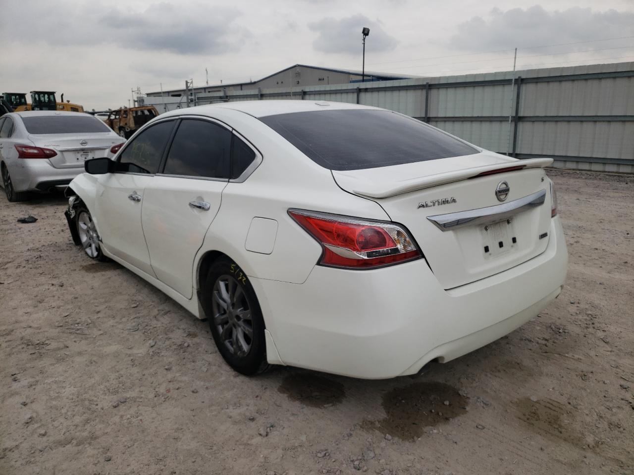 Photo 3 from auction – 2015 NISSAN ALTIMA 2.5 with VIN 1N4AL3AP2FN903549