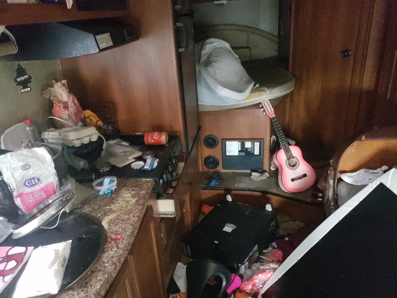 Photo 6 from auction – 2013 COACH MOTOR HOME with VIN 1FDWE3FS4CDB15473