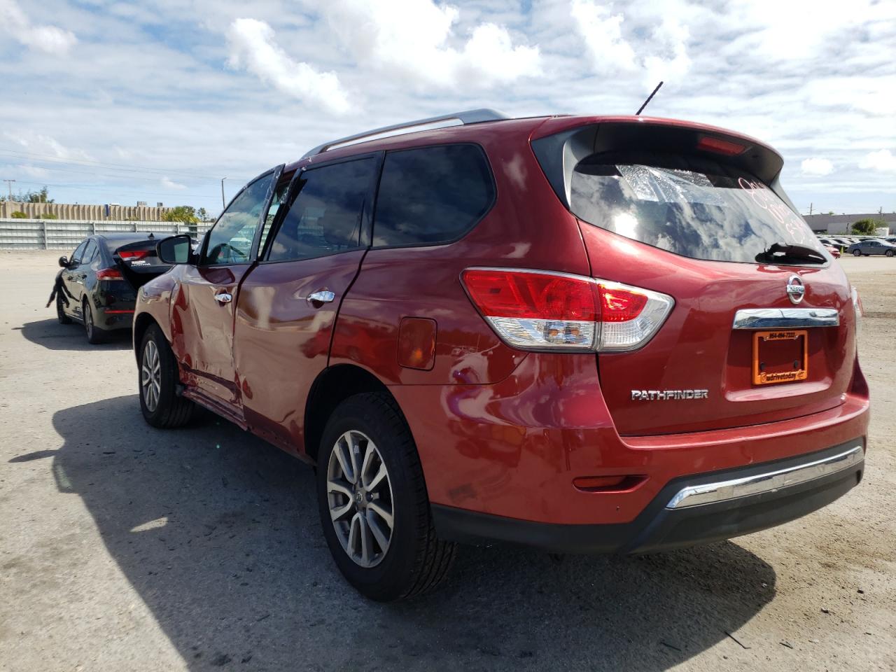 Photo 3 from auction – 2016 NISSAN PATHFINDER with VIN 5N1AR2MN5GC617569