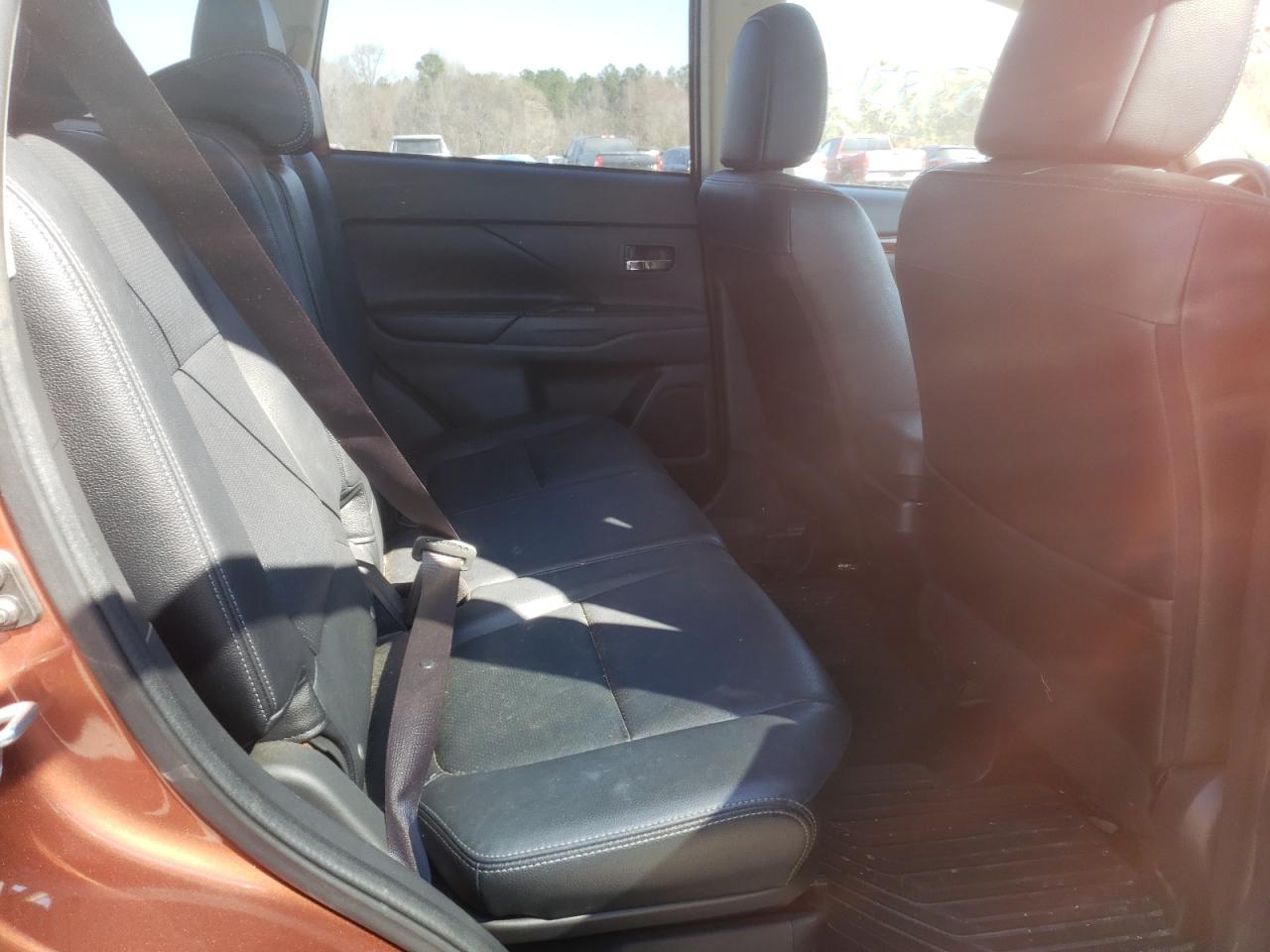 Photo 6 from auction – 2014 MITSUBISHI OUTLANDER with VIN JA4JZ4AX7EZ003133