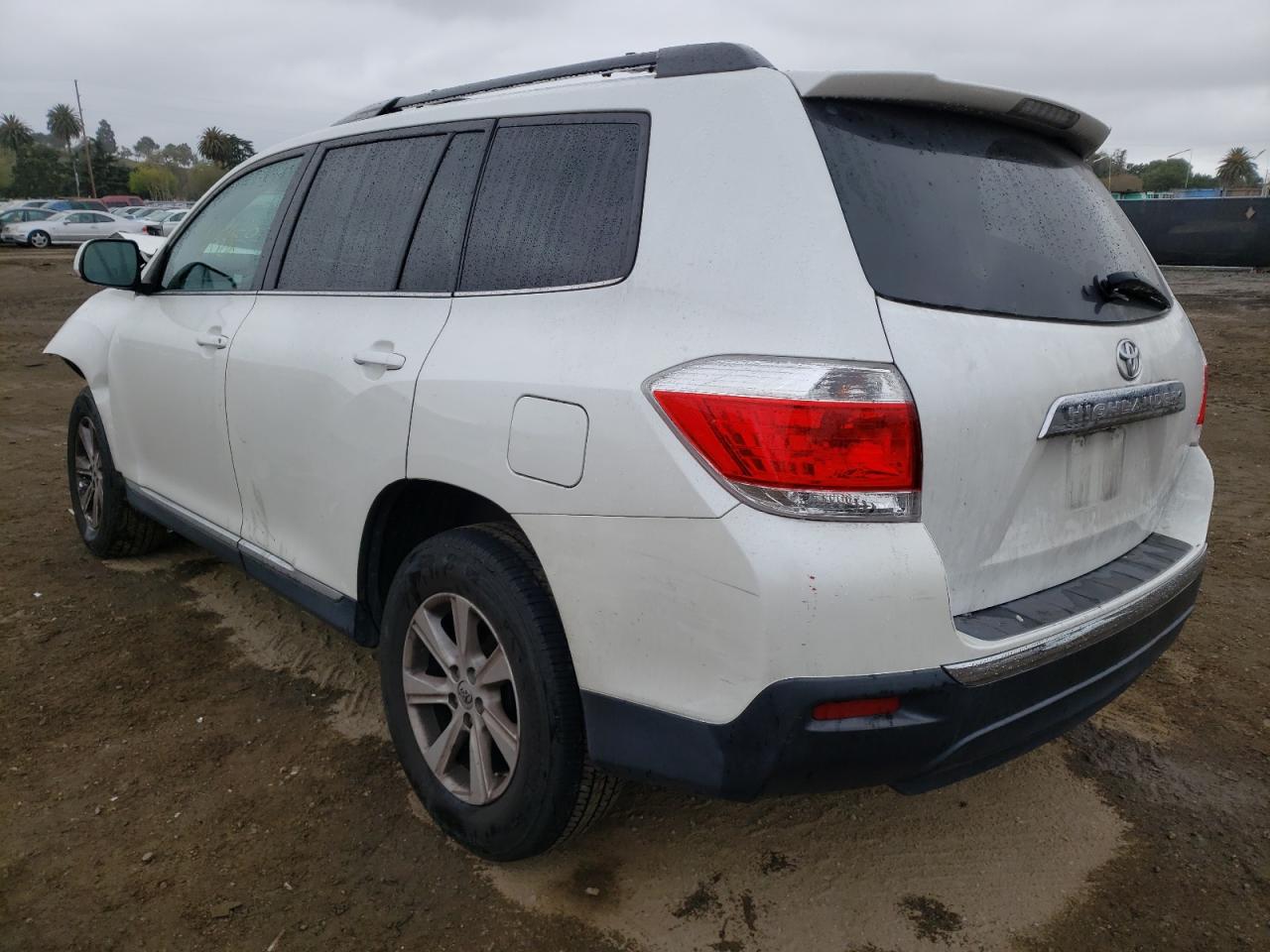 Photo 3 from auction – 2011 TOYOTA HIGHLANDER with VIN 5TDZK3EH1BS042243