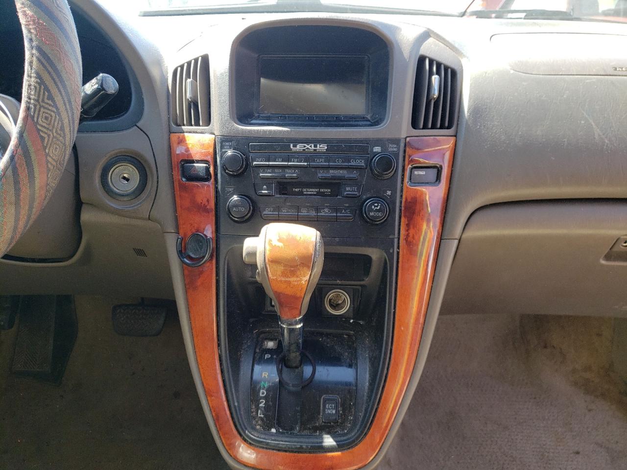 Photo 9 from auction – 2001 LEXUS RX 300 with VIN JTJGF10U710112976