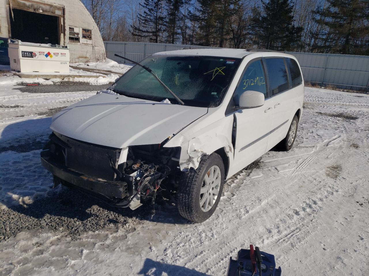 Photo 2 from auction – 2016 CHRYSLER TOWN & COU with VIN 2C4RC1BG7GR174095
