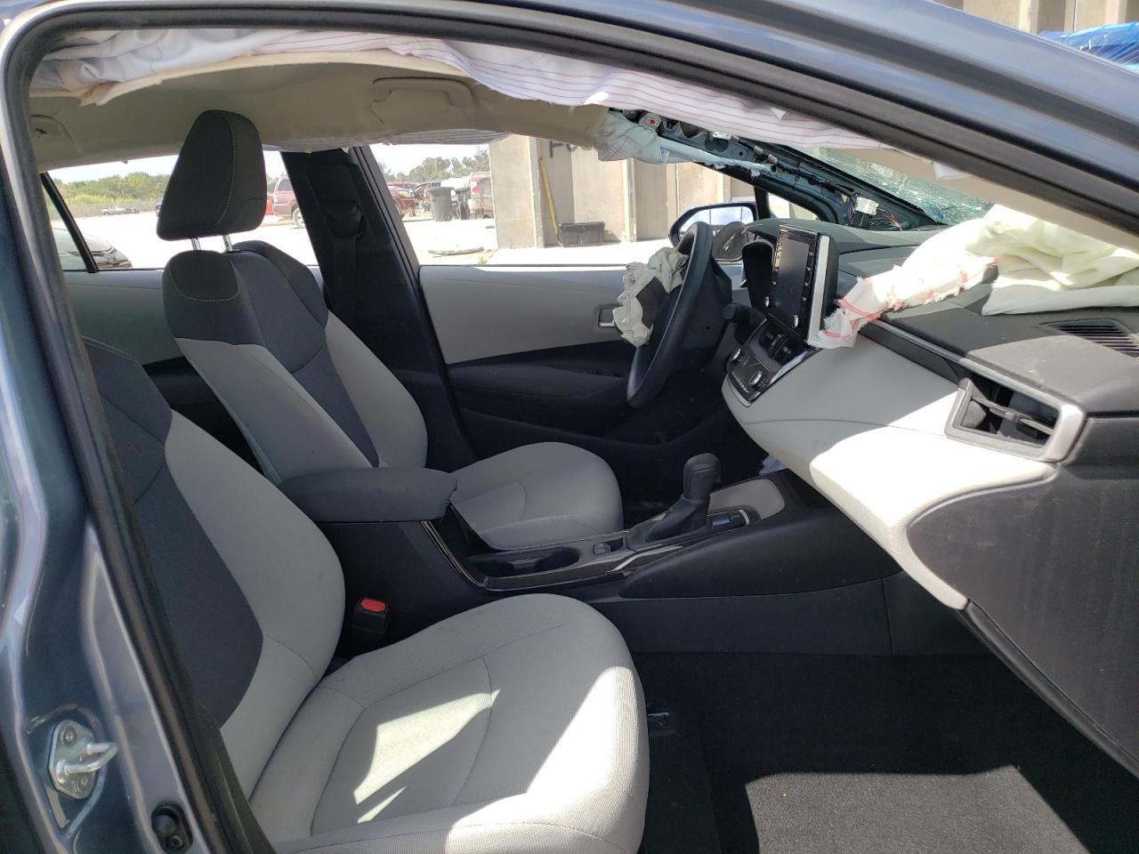 Photo 5 from auction – 2020 TOYOTA COROLLA LE with VIN 5YFEPRAE5LP108107