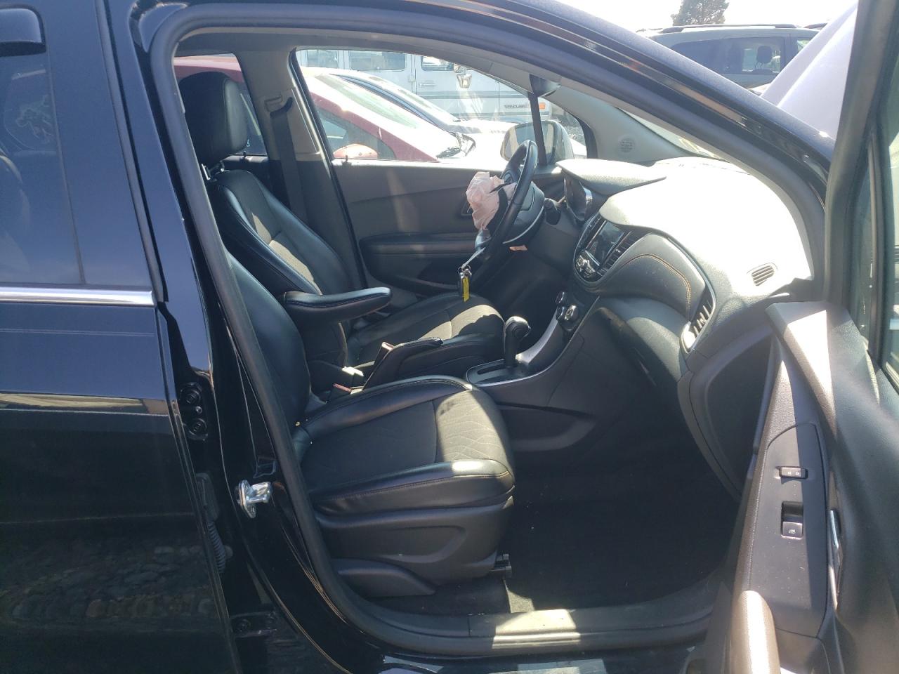 Photo 5 from auction – 2019 CHEVROLET TRAX 1LT with VIN KL7CJLSB0KB944850